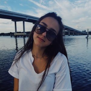 Meet your Posher, Abby